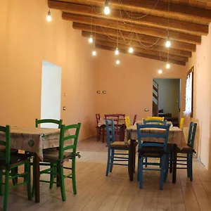  Bed and breakfast Sa Domu Beccia Italia